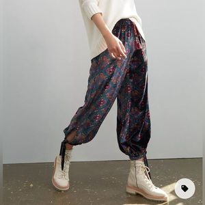 Anthropologie Velveteen Harem Jogger Pants Women’s size Xl Casual Lounge